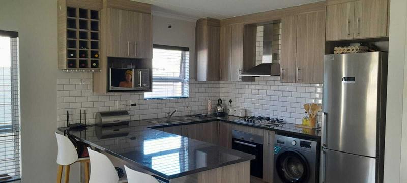 3 Bedroom Property for Sale in Buhrein Western Cape